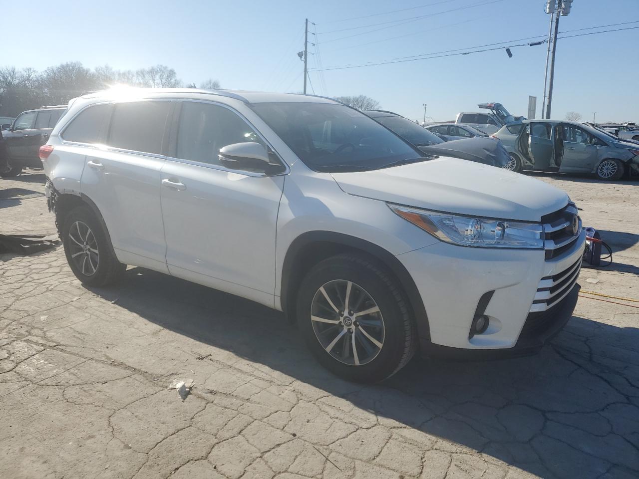 2018 Toyota Highlander VIN 5TDJZRFH6JS525154 Copart auction photo, rear end damage thumbnail 4