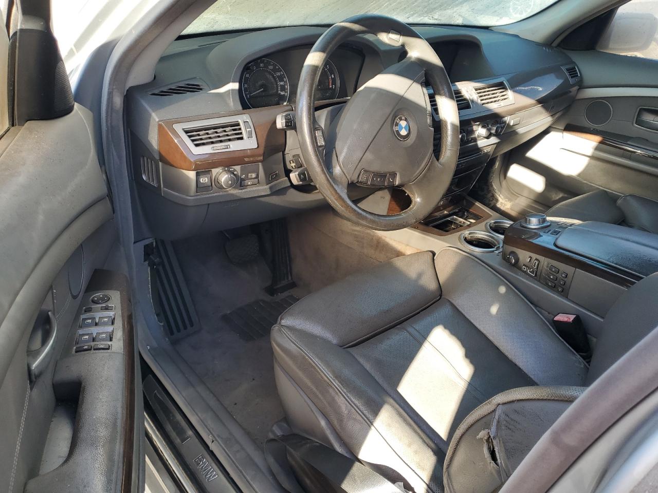 2007 BMW 7er VIN WBAHN83587DT68050 Copart auction photo, burn damage thumbnail 8