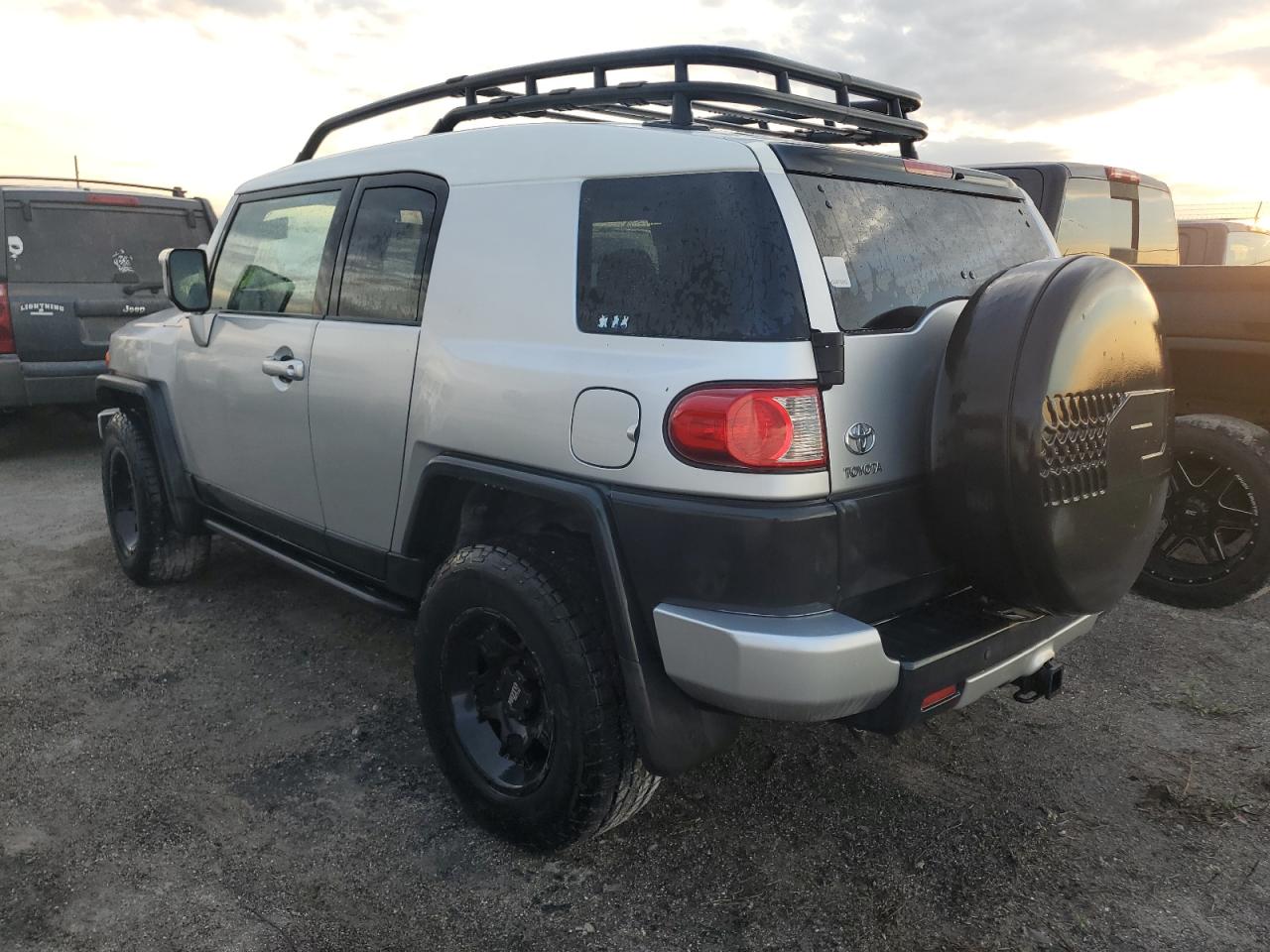 2007 Toyota FJ Cruiser VIN JTEBU11FX70071721 Copart auction photo, water/flood damage thumbnail 2