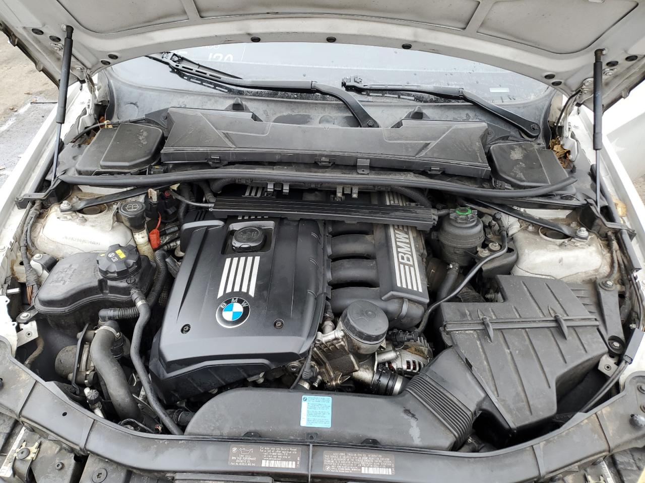 2007 BMW 3er VIN WBAVC73507KP33688 Copart auction photo, side damage thumbnail 11