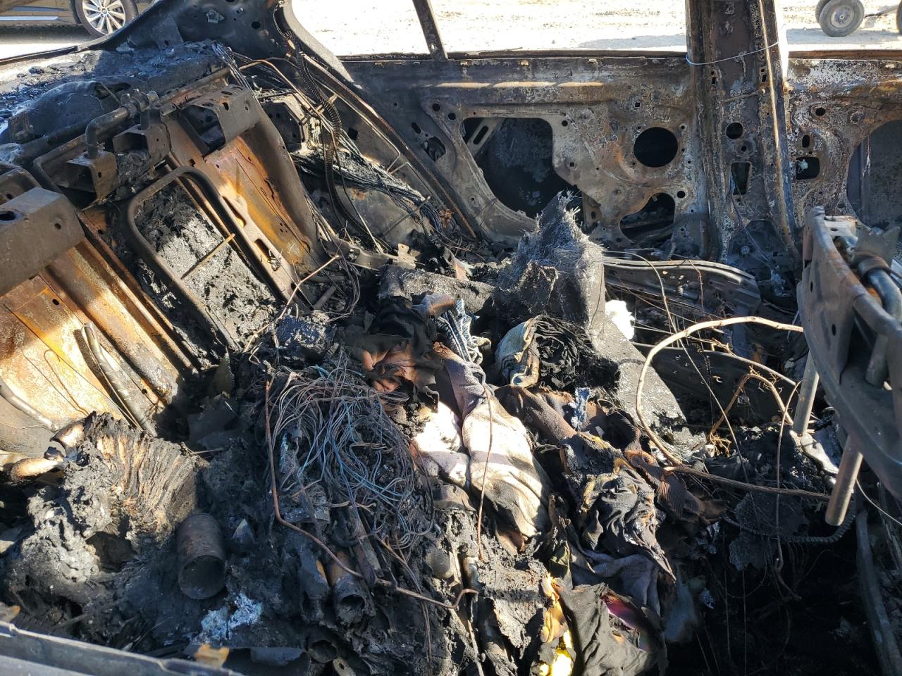 2016 BMW 3er VIN WBA8E9C55GK647960 Copart auction photo, burn damage thumbnail 11