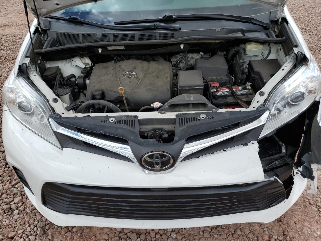2018 Toyota Sienna VIN 5TDKZ3DCXJS964737 Copart auction photo, all over damage thumbnail 11