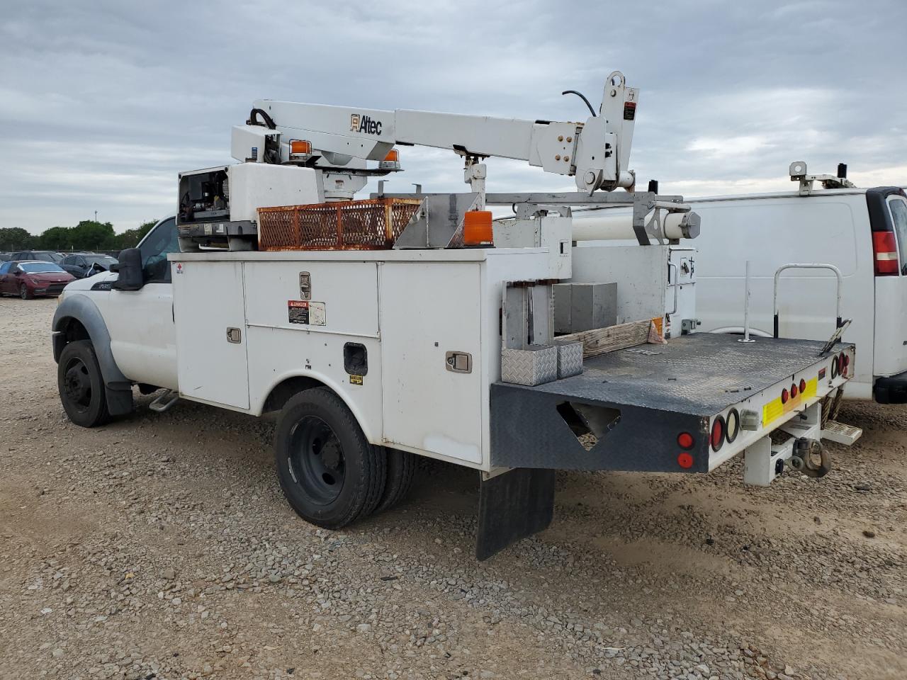 2011 Ford F450 VIN 1FDUF4GY1BEB26985 Copart auction photo, normal wear damage thumbnail 2