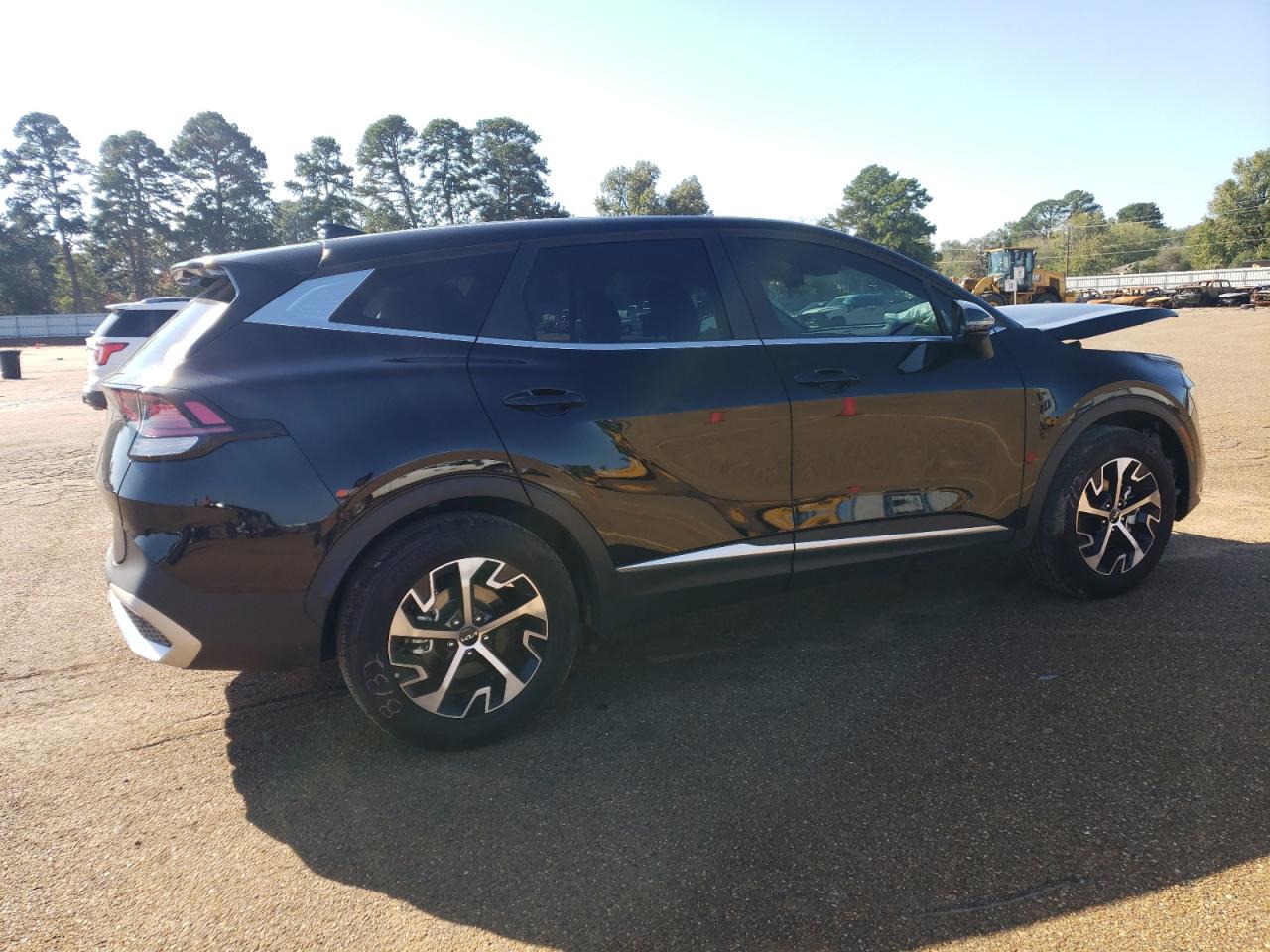 2024 KIA Sportage VIN 5XYK33DF0RG216888 Copart auction photo, front end damage thumbnail 3