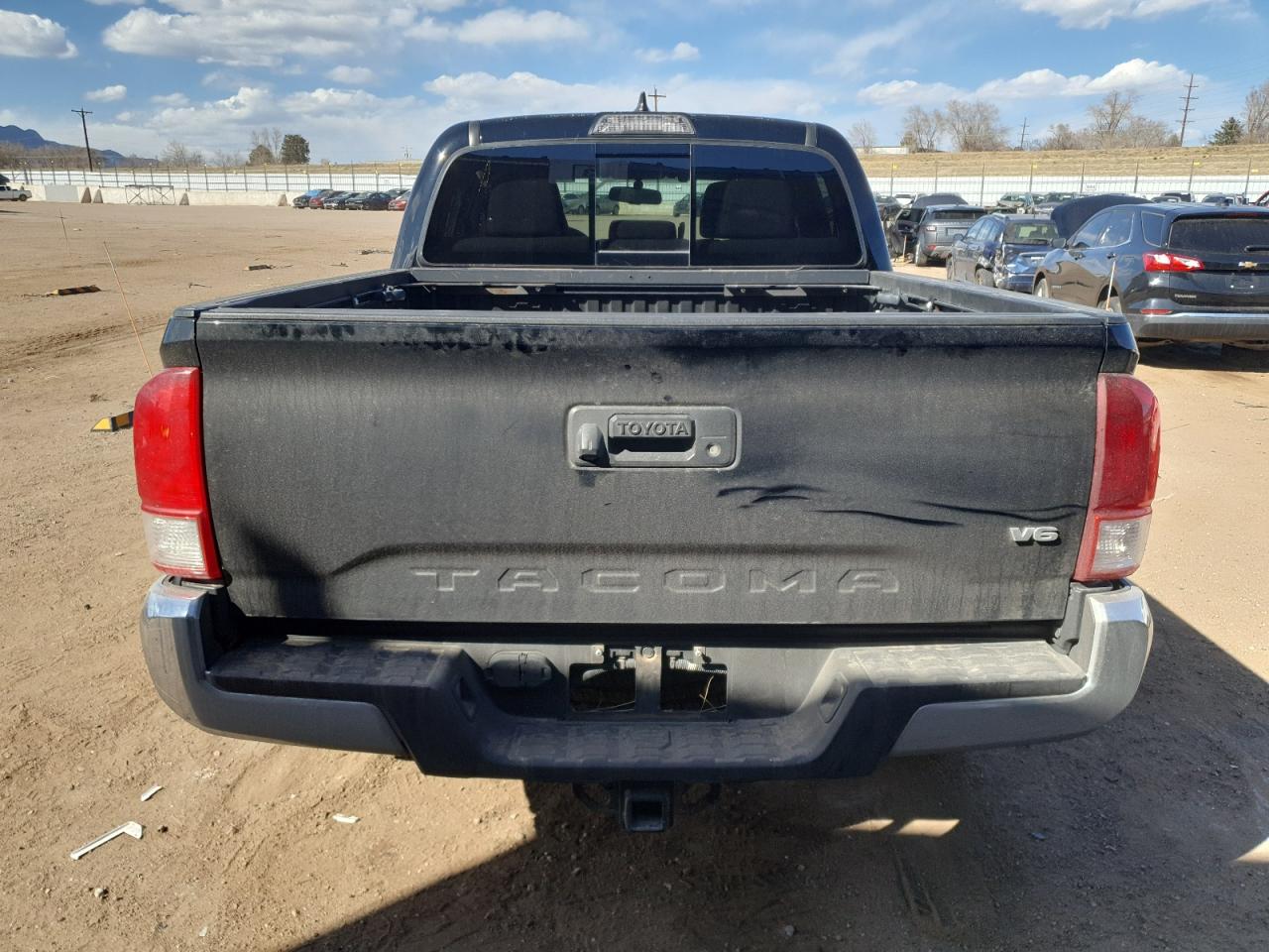 2017 Toyota Tacoma VIN 5TFCZ5AN2HX096534 Copart auction photo, side / front end damage thumbnail 6