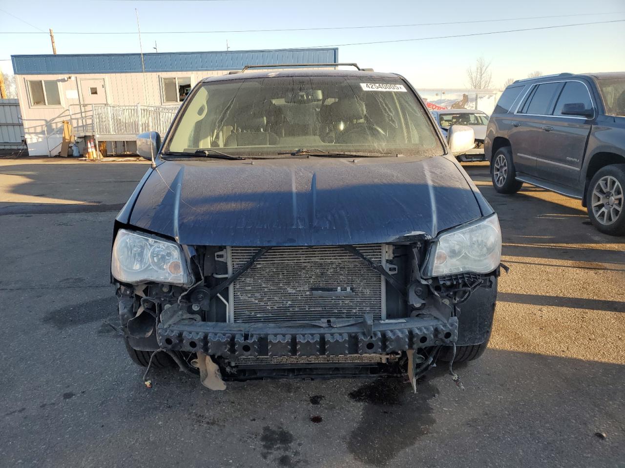 2015 Chrysler Town & Country VIN 2C4RC1CG0FR597727 Copart auction photo, front end damage thumbnail 5