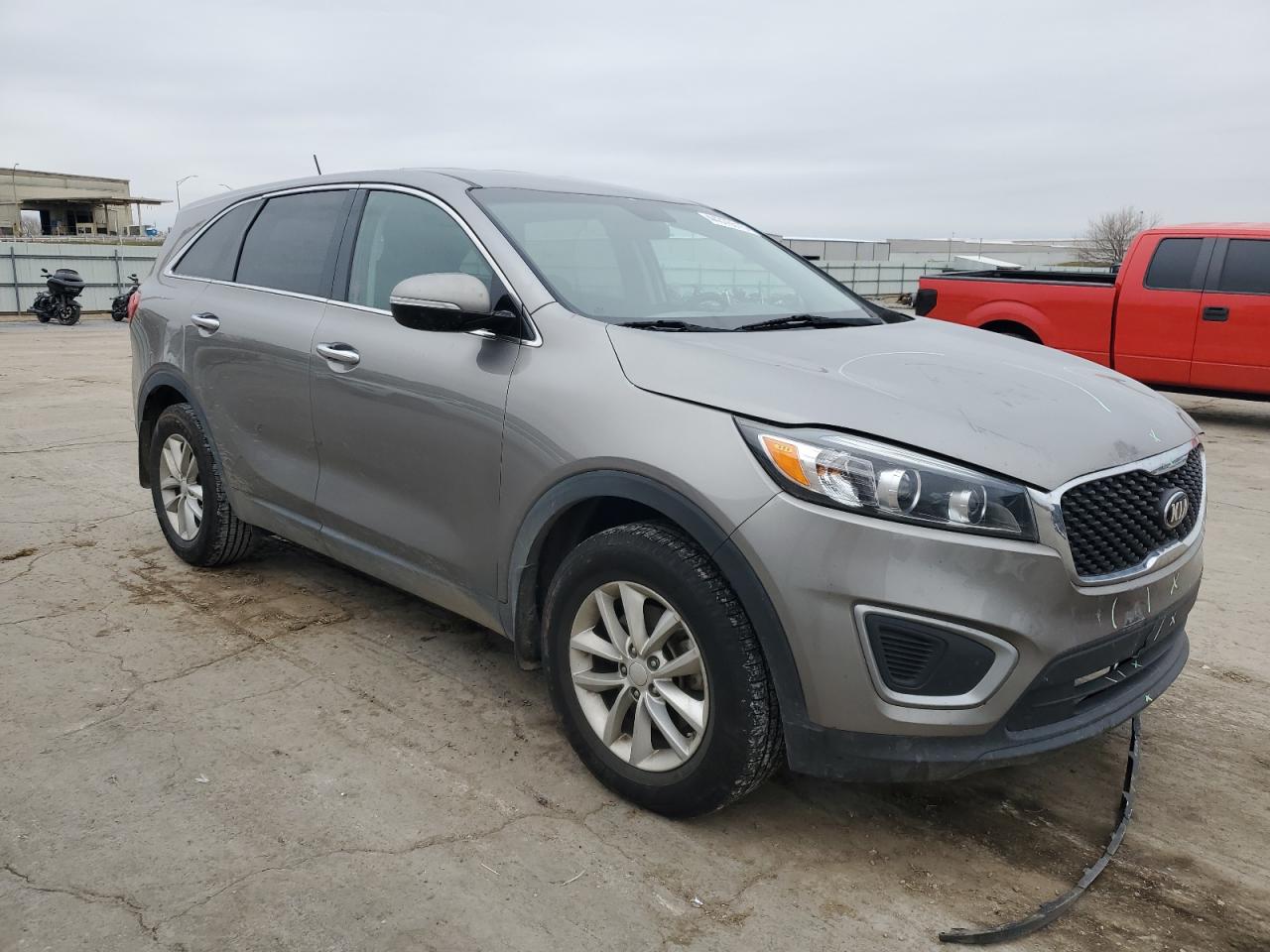 2017 KIA Sorento VIN 5XYPG4A36HG263321 Copart auction photo, front end / minor dent/scratches damage thumbnail 4