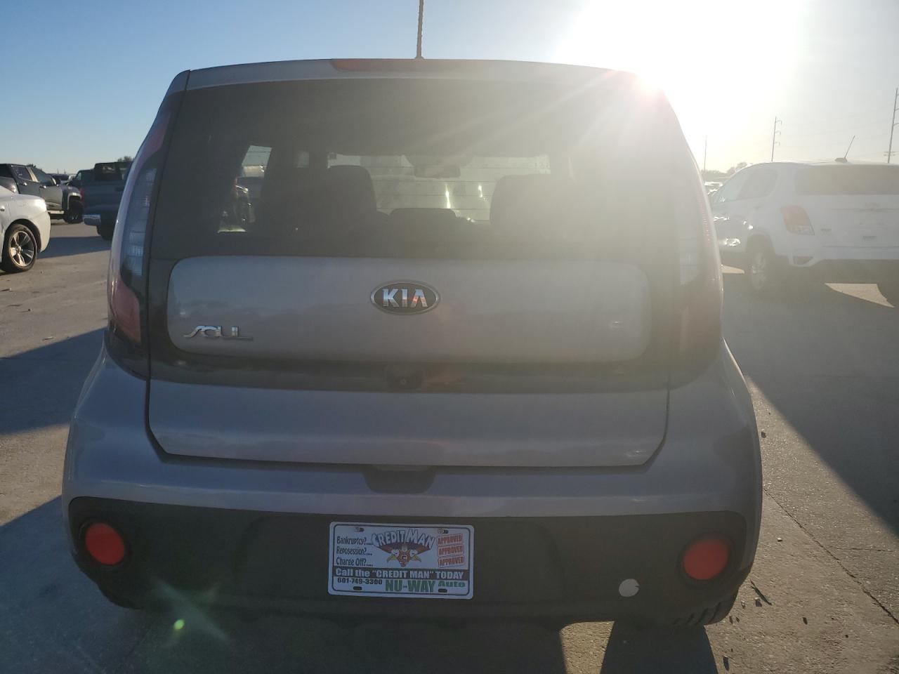 2018 KIA Soul VIN KNDJP3A52J7605612 Copart auction photo, vandalism damage thumbnail 6
