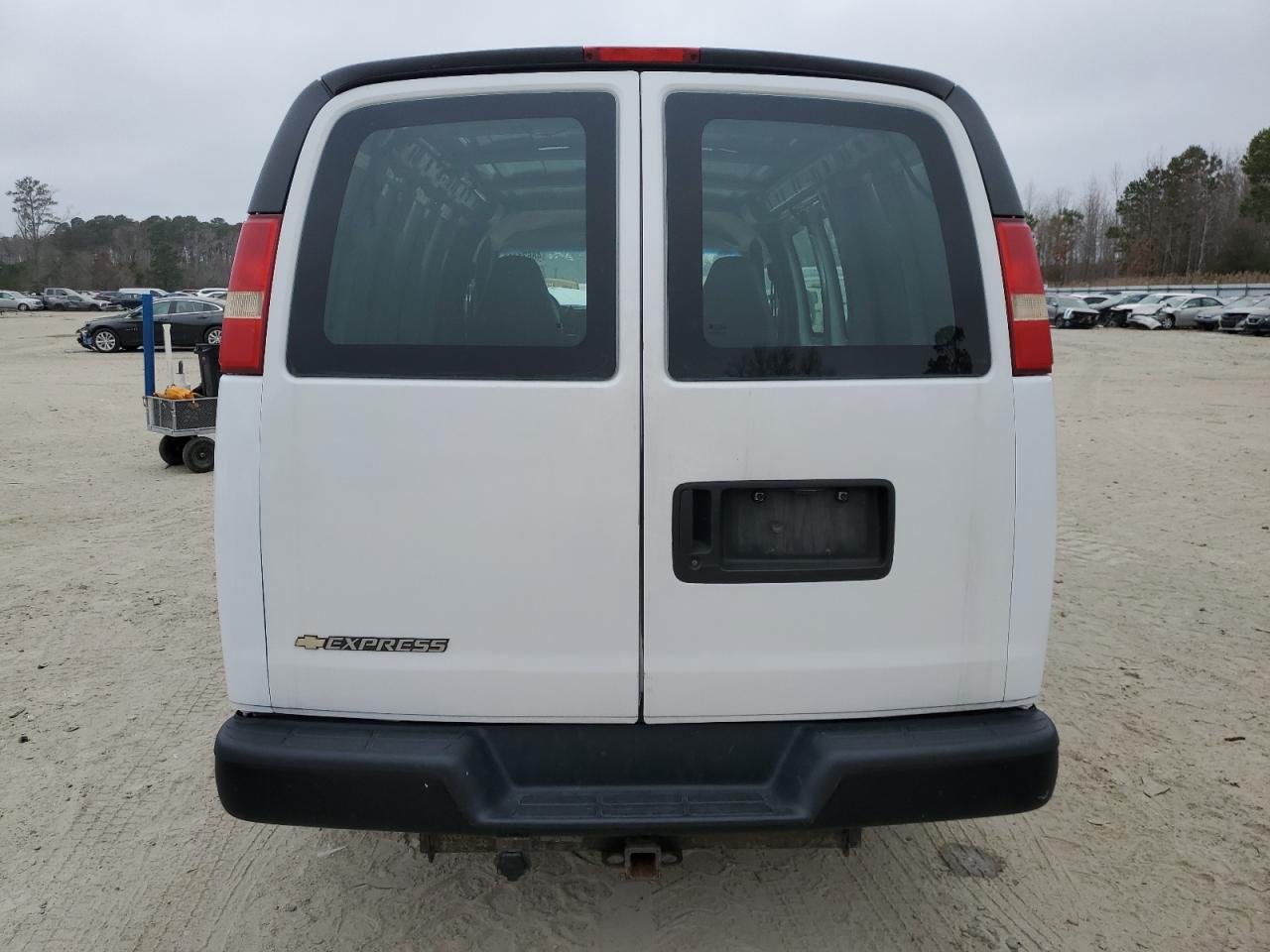 2007 Chevrolet Express VIN 1GCFG15ZX71157008 Copart auction photo, front end / side damage thumbnail 6