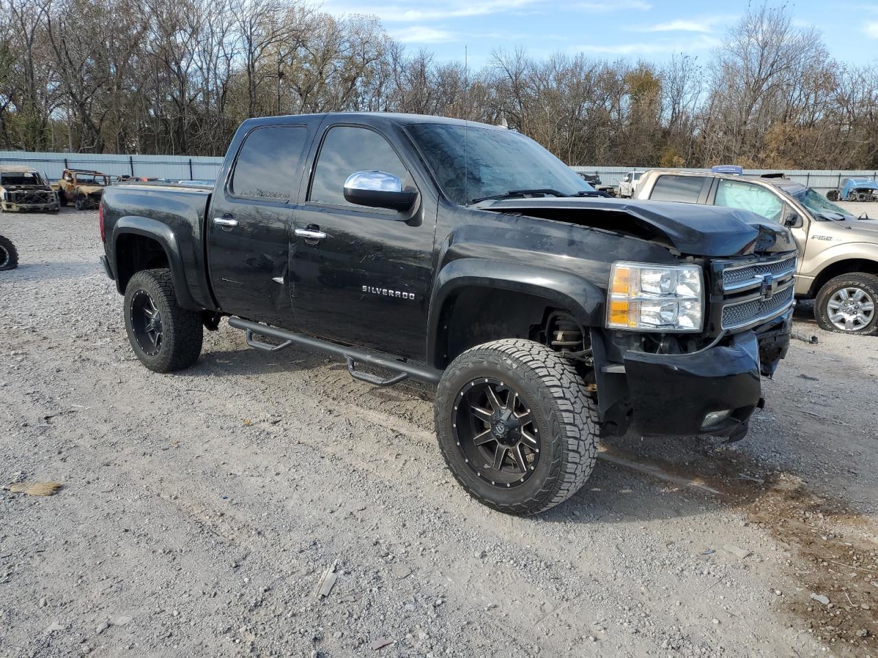 2012 Chevrolet Silverado VIN 3GCPKSE7XCG295232 Copart auction photo, front end / side damage thumbnail 4