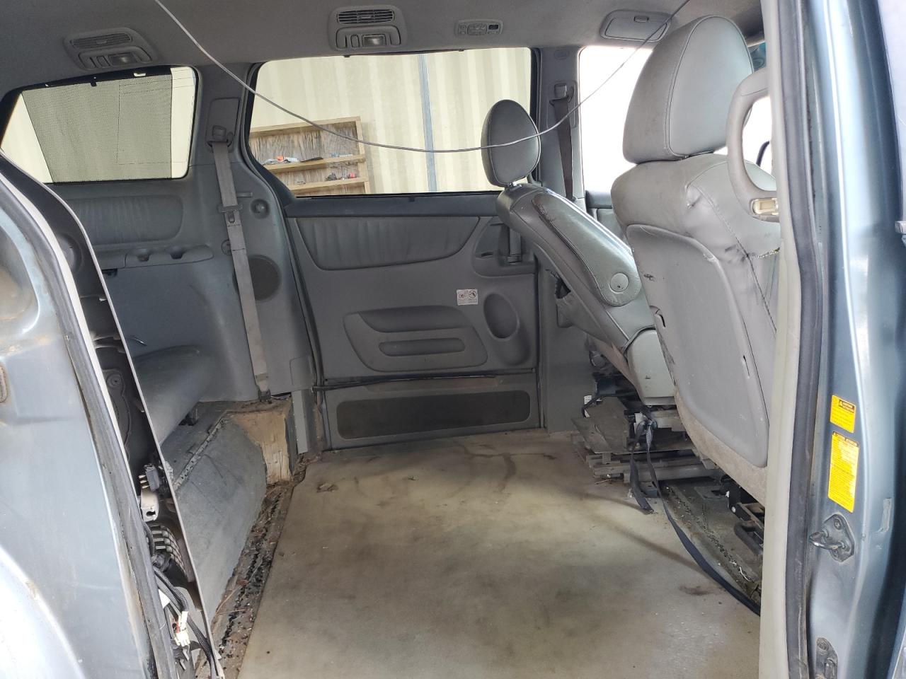 2009 Toyota Sienna VIN 5TDZK22C39S268183 Copart auction photo, all over damage thumbnail 11