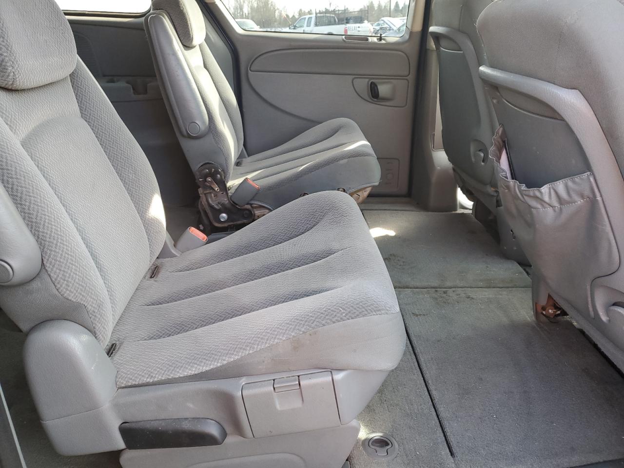 2005 Chrysler Town & Country VIN 2C4GP44R35R362928 Copart auction photo, front end damage thumbnail 11