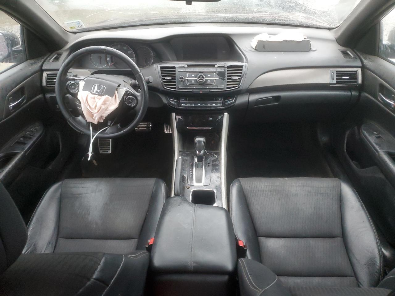 2017 Honda Accord VIN 1HGCR2F5XHA050302 Copart auction photo, front end / minor dent/scratches damage thumbnail 8