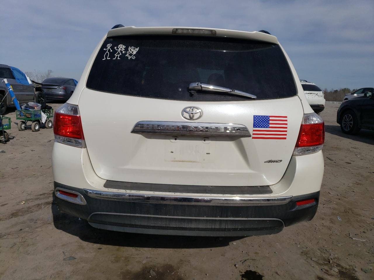 2012 Toyota Highlander VIN 5TDBK3EH1CS141941 Copart auction photo, front end / side damage thumbnail 6