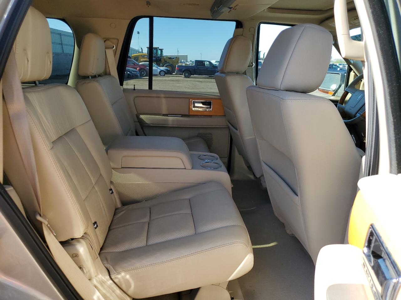 2008 Lincoln Navigator VIN 5LMFU27508LJ04048 Copart auction photo, front end damage thumbnail 11