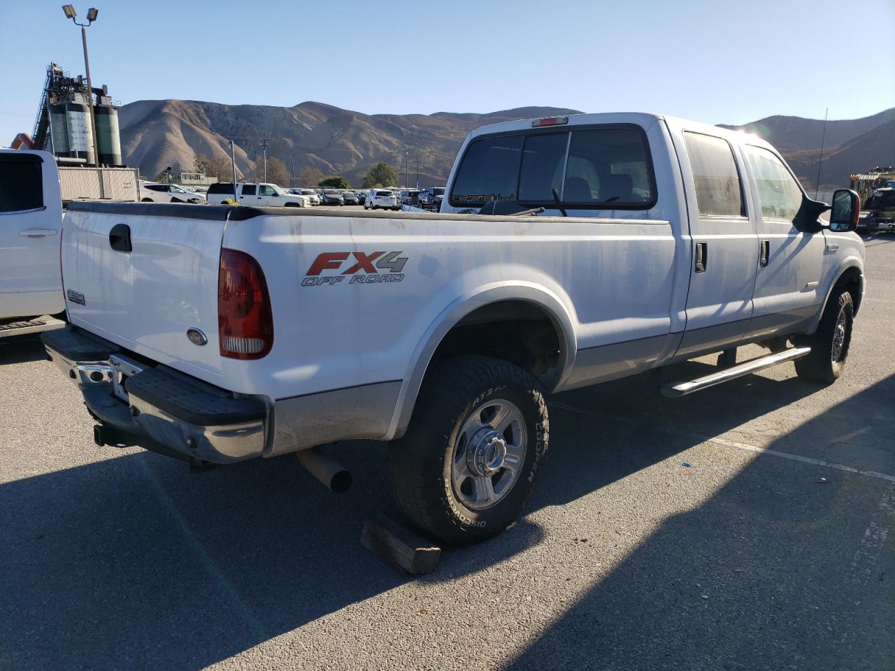 2006 Ford F350 VIN 1FTWW31P56EA62432 Copart auction photo, minor dent/scratches damage thumbnail 3