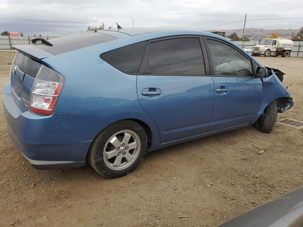 2005 Toyota Prius VIN JTDKB20U153025707 Copart auction photo, front end damage thumbnail 3