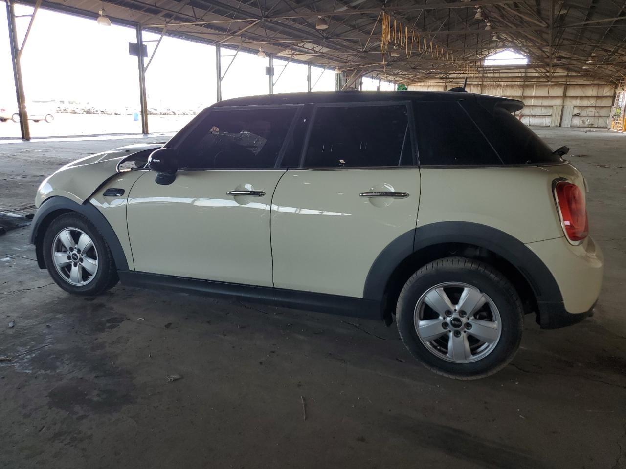 2015 MINI Cooper VIN WMWXS5C53FT831834 Copart auction photo, front end damage thumbnail 2