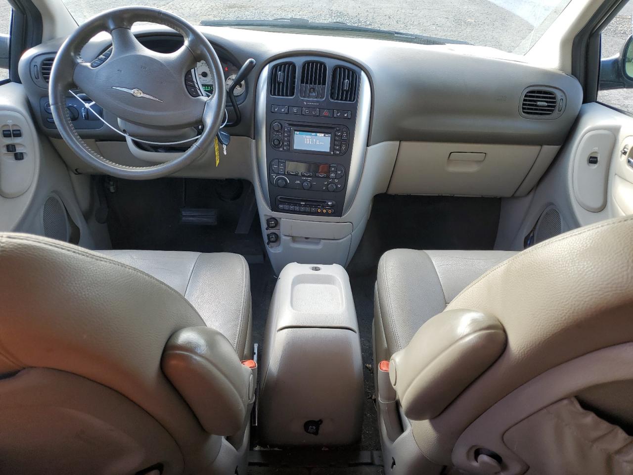 2005 Chrysler Town & Country VIN 2C4GP54L25R280089 Copart auction photo, front end / side damage thumbnail 8
