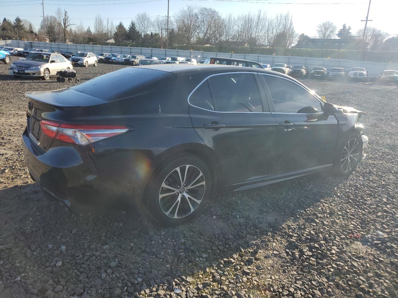 2018 Toyota Camry VIN 4T1B11HK1JU569592 Copart auction photo, front end damage thumbnail 3