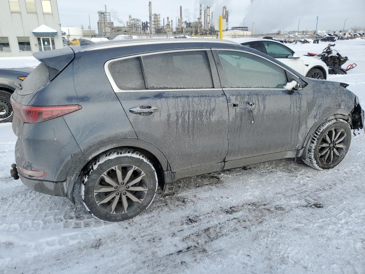 2017 KIA Sportage VIN KNDPN3AC7H7147042 Copart auction photo, front end / side damage thumbnail 3