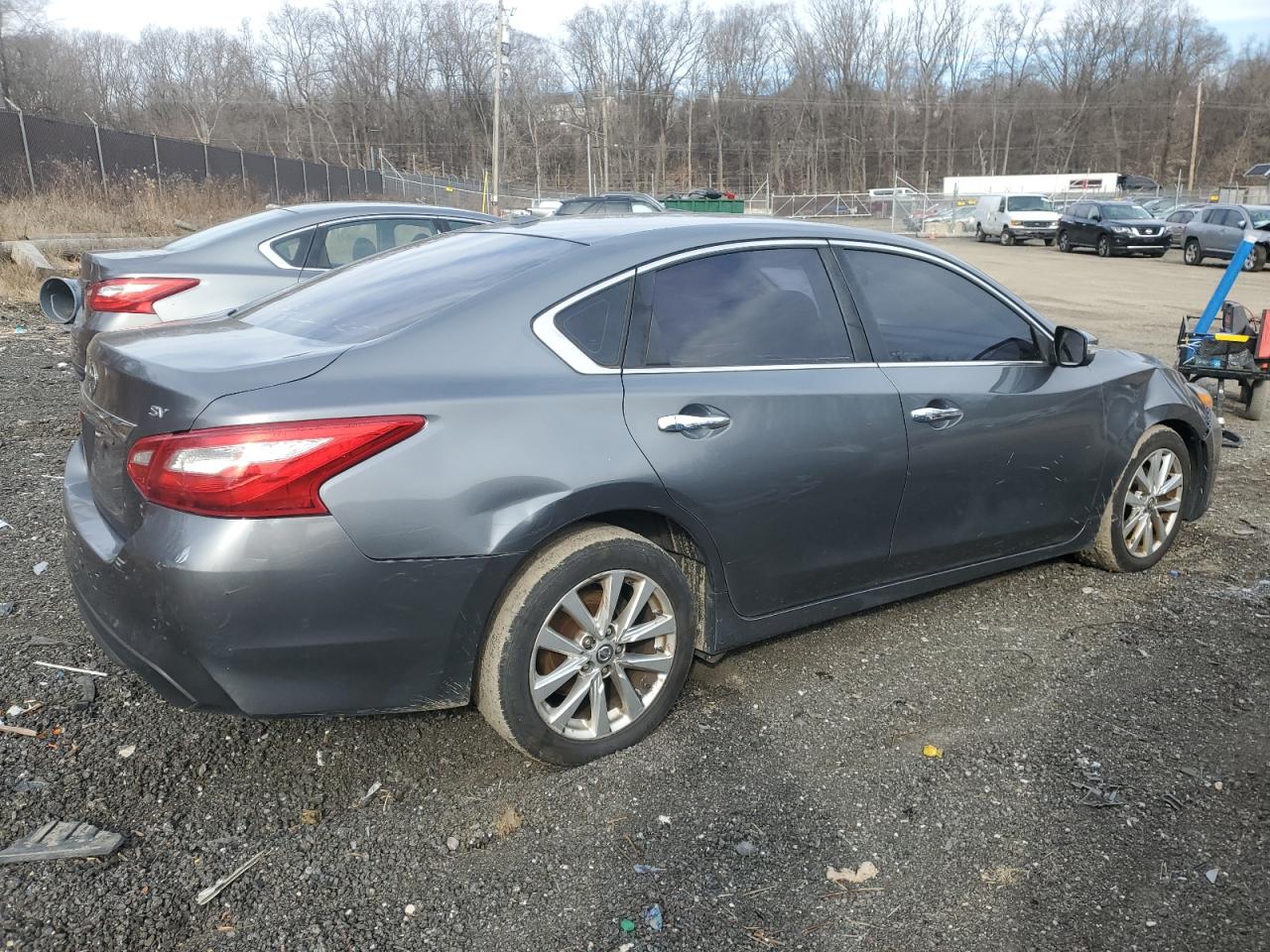 2016 Nissan Altima VIN 1N4AL3APXGC132979 Copart auction photo, front end / minor dent/scratches damage thumbnail 3