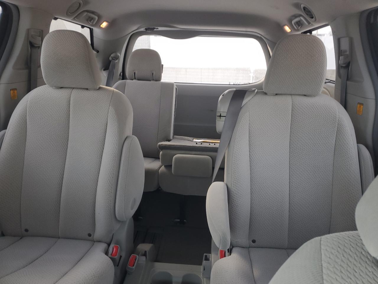 2011 Toyota Sienna VIN 5TDKK3DC2BS064095 Copart auction photo, minor dent/scratches damage thumbnail 10