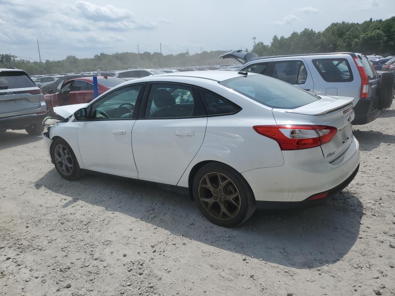 2013 Ford Focus VIN 1FADP3F23DL246378 Copart auction photo, front end / minor dent/scratches damage thumbnail 2