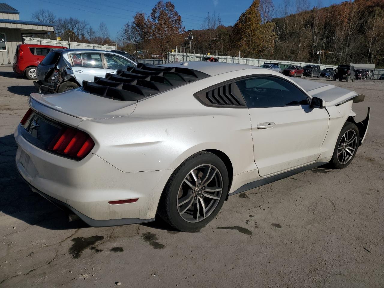 2017 Ford Mustang VIN 1FA6P8TH5H5338892 Copart auction photo, front end / side damage thumbnail 3