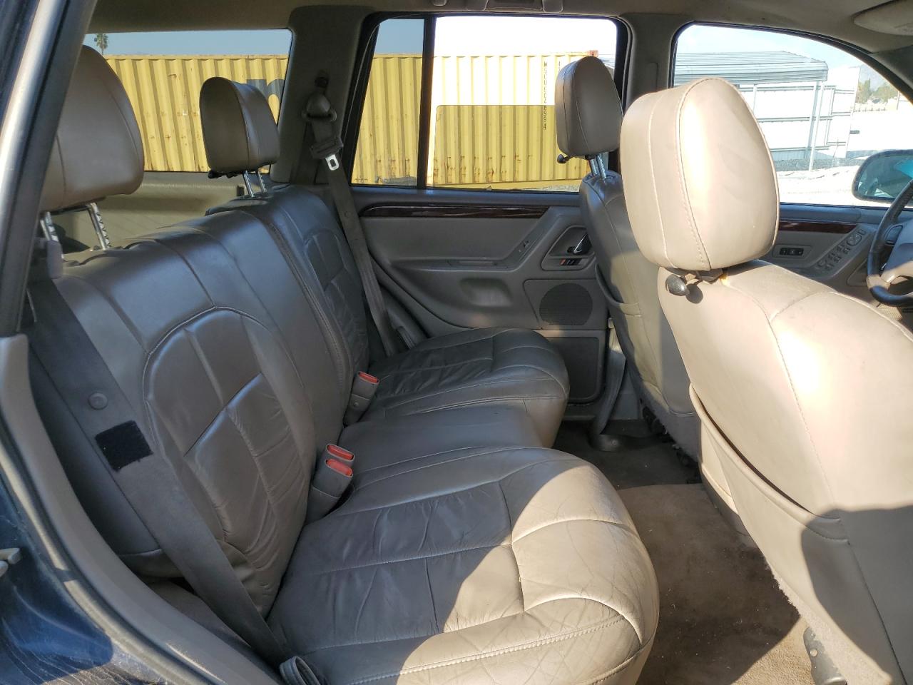 2001 Jeep Grand Cherokee VIN 1J4GW58N41C615283 Copart auction photo, vandalism / minor dent/scratches damage thumbnail 11