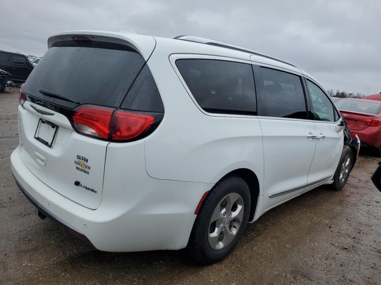 2019 Chrysler Pacifica VIN 2C4RC1L71KR630146 Copart auction photo, front end / side damage thumbnail 3