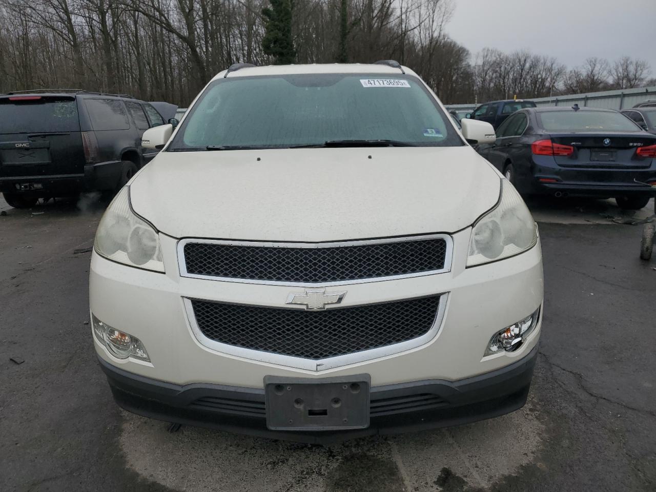 2011 Chevrolet Traverse VIN 1GNKRGEDXBJ216199 Copart auction photo, front end damage thumbnail 5