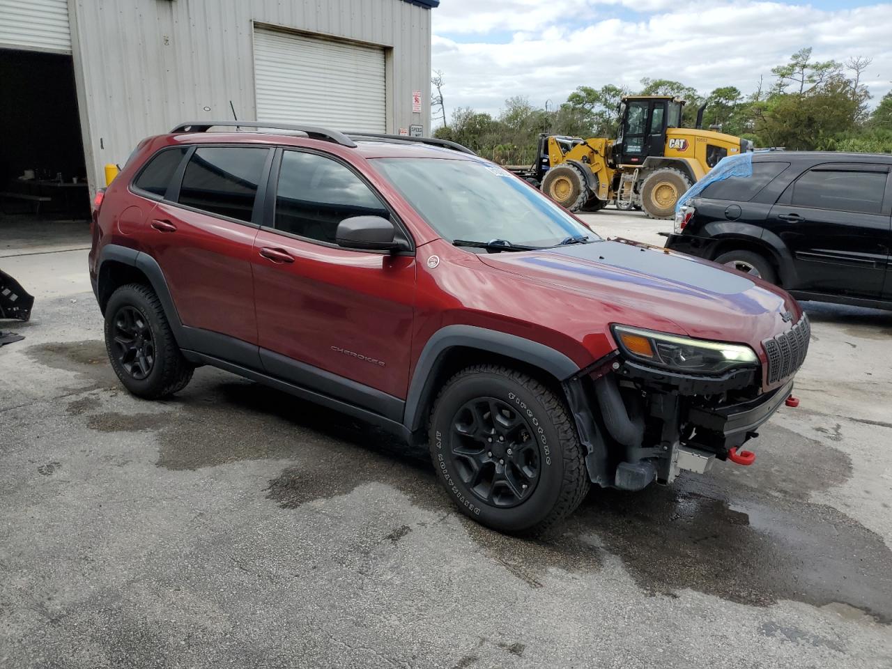 2019 Jeep Cherokee VIN 1C4PJMBX7KD159252 Copart auction photo, side / front end damage thumbnail 4