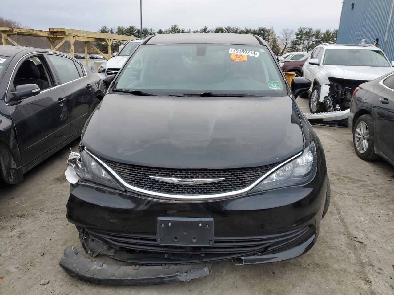 2017 Chrysler Pacifica VIN 2C4RC1DG1HR663686 Copart auction photo, front end damage thumbnail 5