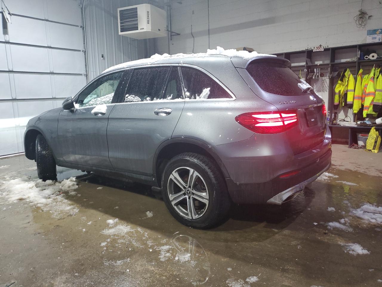 2019 Mercedes-Benz GLC VIN WDC0G4KBXKV151641 Copart auction photo, front end / side damage thumbnail 2
