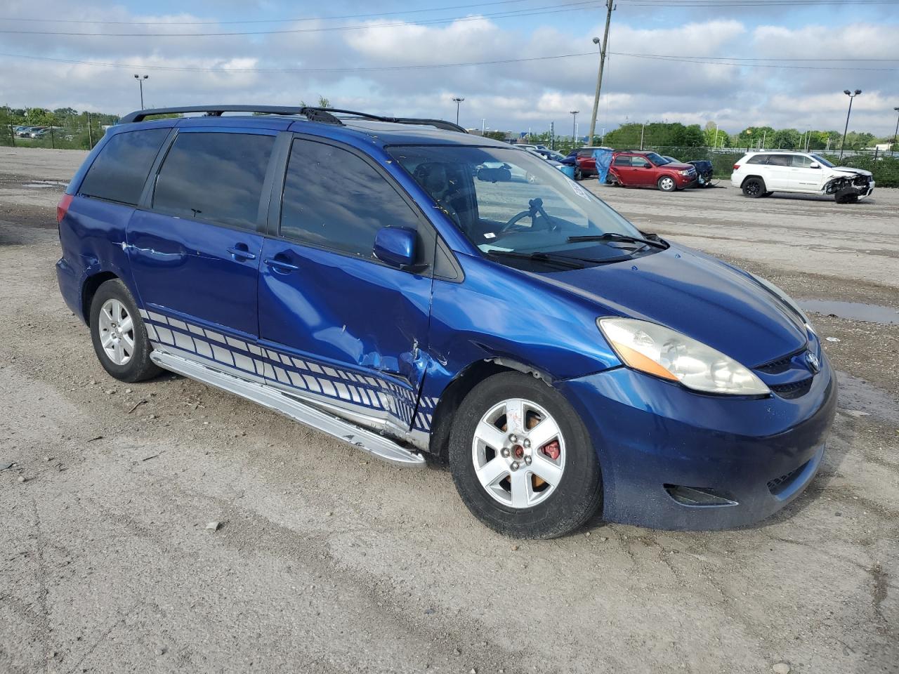 2004 Toyota Sienna VIN 5TDZA22CX4S217078 Copart auction photo, side / front end damage thumbnail 4