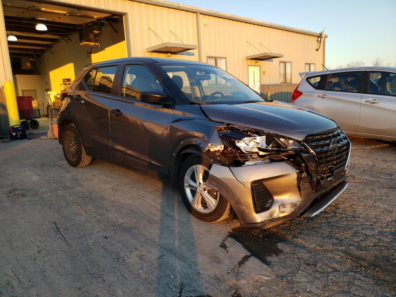 2021 Nissan Kicks VIN 3N1CP5BV3ML526813 Copart auction photo, front end damage thumbnail 4
