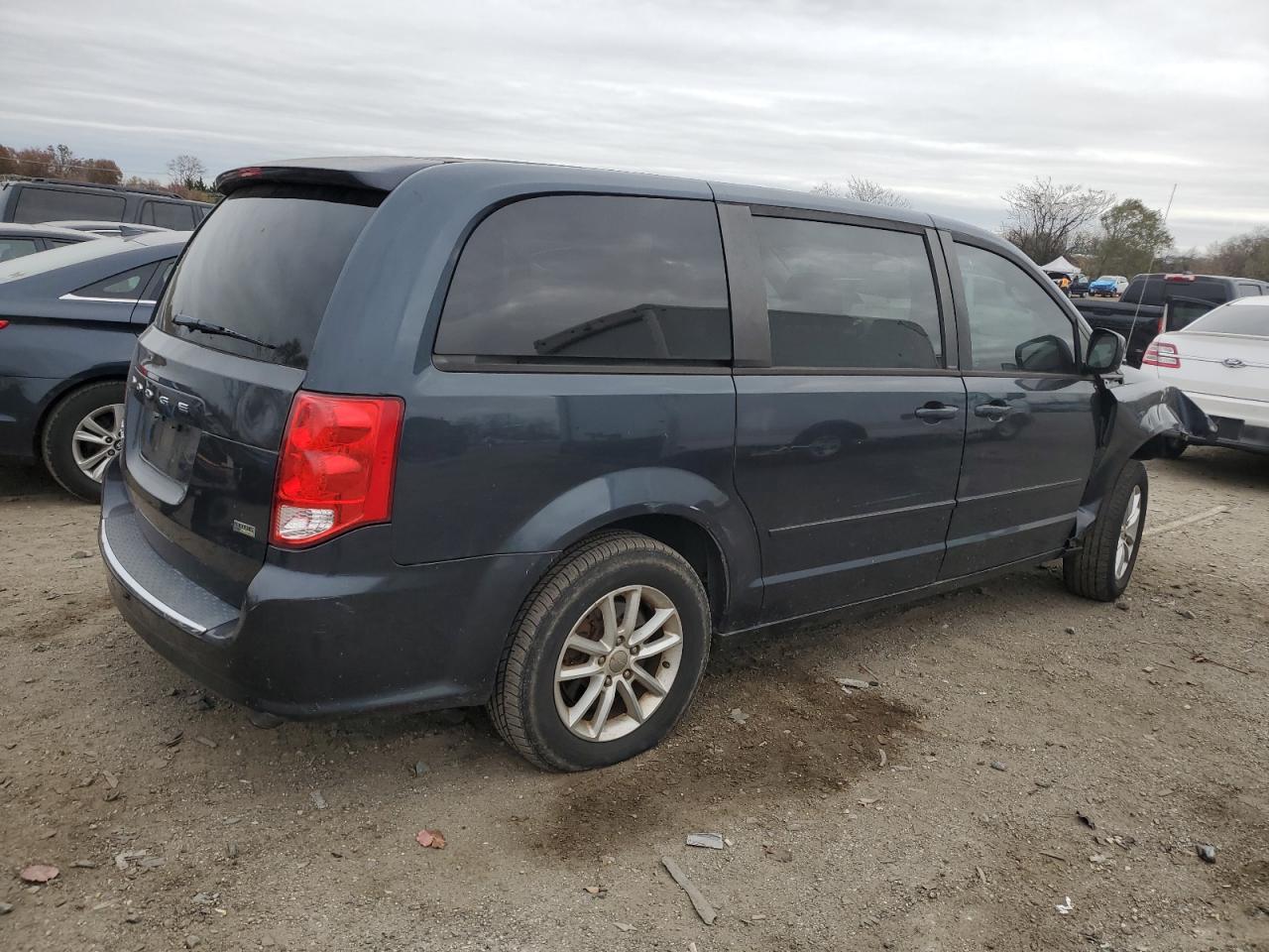 2013 Dodge Caravan VIN 2C4RDGCGXDR678649 Copart auction photo, front end / minor dent/scratches damage thumbnail 3