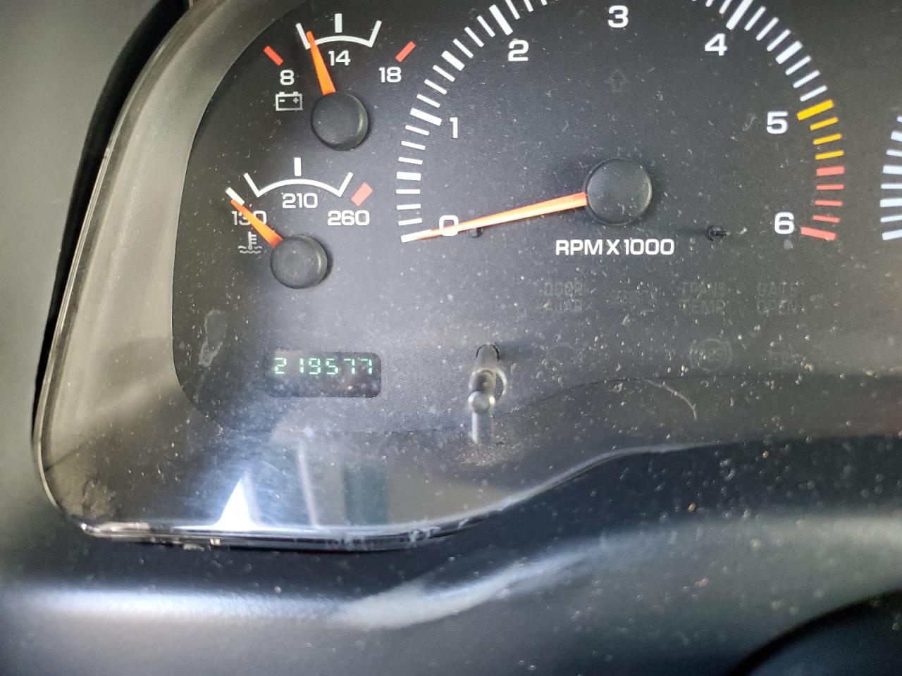 2000 Dodge Dakota VIN 1B7FL26X2YS736990 Copart auction photo, side / front end damage thumbnail 9