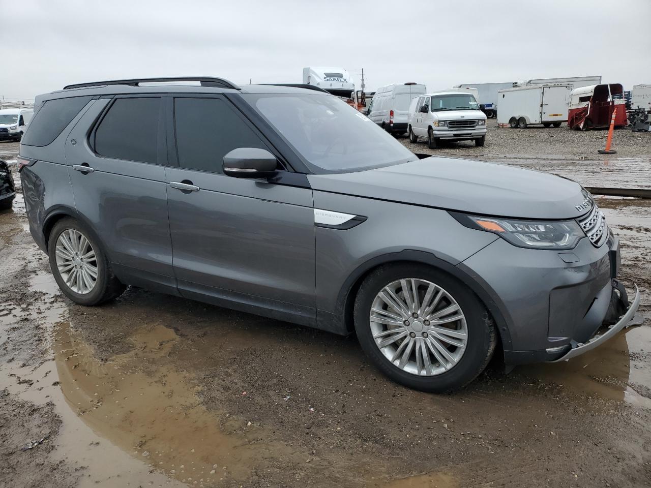 2018 Land Rover Discovery VIN SALRT2RV1JA053495 Copart auction photo, front end / rear end damage thumbnail 4