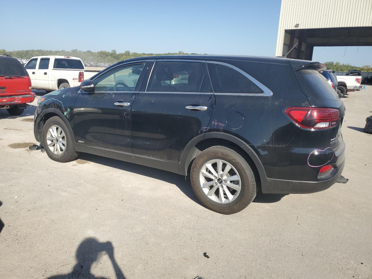 2020 KIA Sorento VIN 5XYPGDA38LG675944 Copart auction photo, side damage thumbnail 2