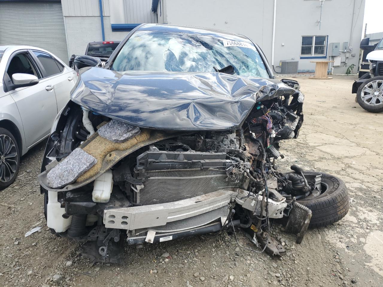 2021 Honda CR-V VIN 7FART6H57ME001563 Copart auction photo, front end / side damage thumbnail 5