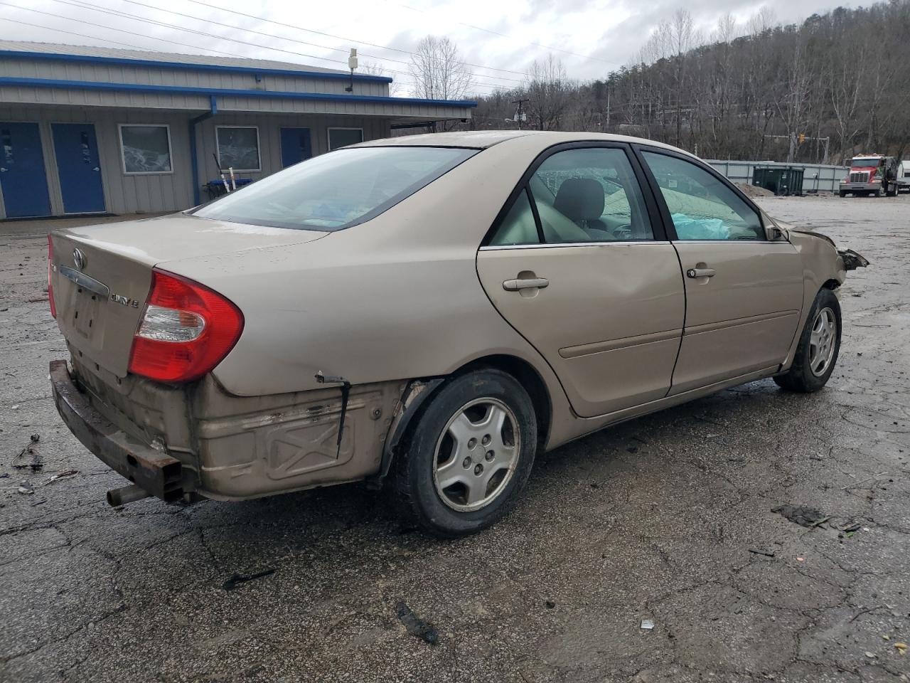 2002 Toyota Camry VIN 4T1BF32K72U033950 Copart auction photo, front end / rear end damage thumbnail 3