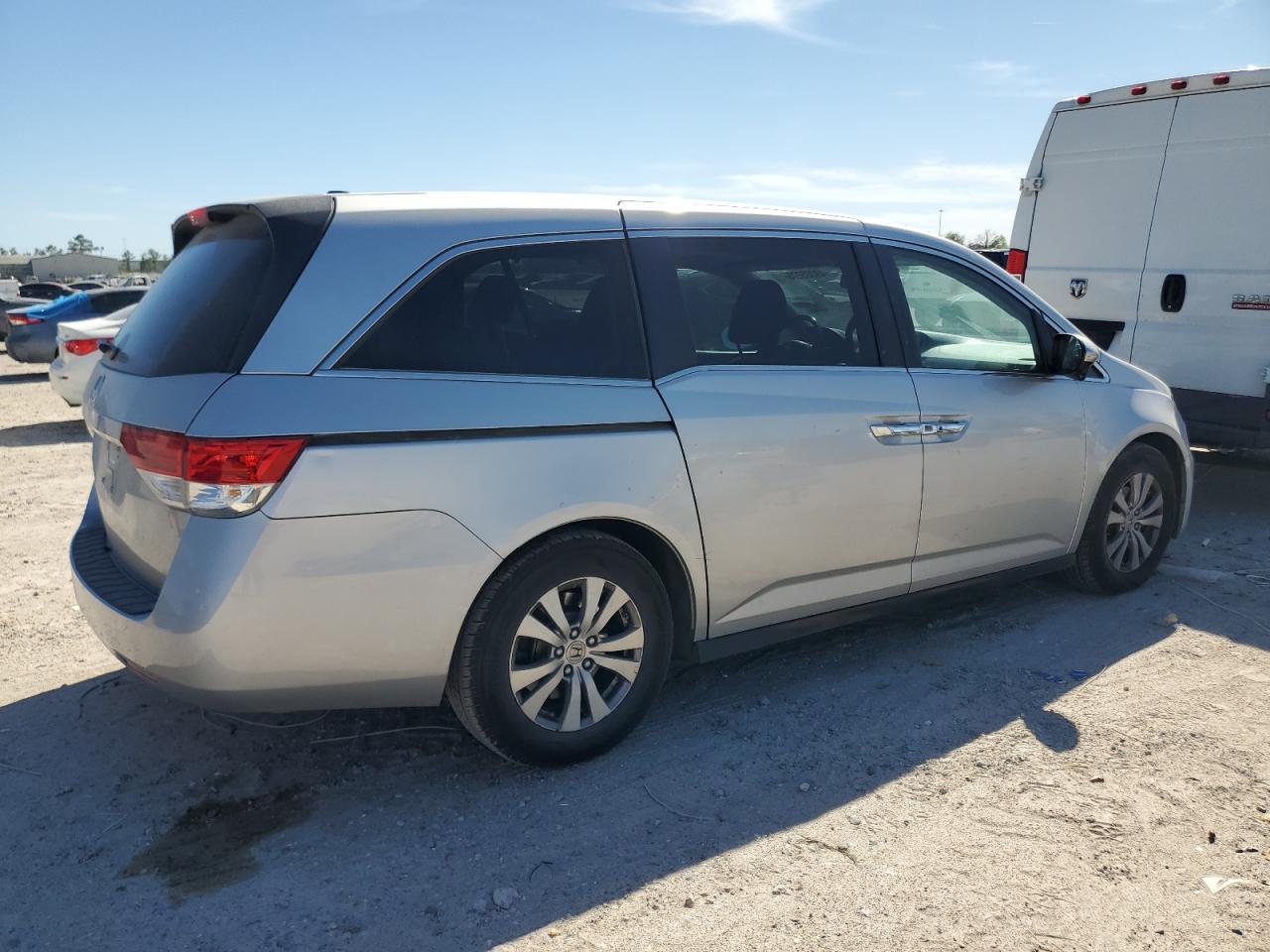 2014 Honda Odyssey VIN 5FNRL5H67EB088090 Copart auction photo, rear end / minor dent/scratches damage thumbnail 3