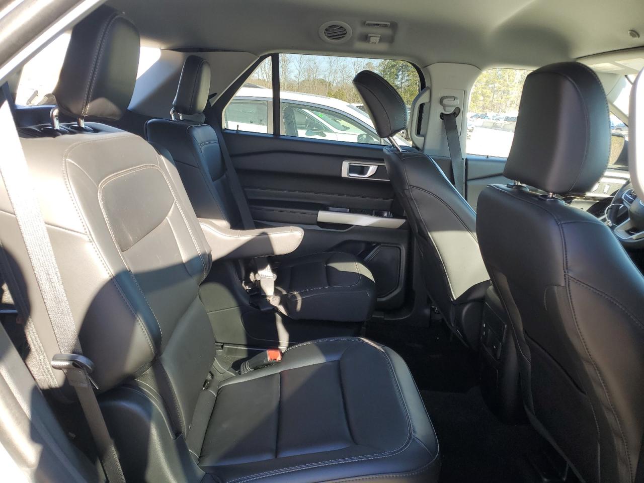 2023 Ford Explorer VIN 1FMSK8DHXPGB85561 Copart auction photo, rear end damage thumbnail 11