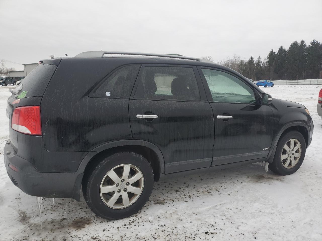 2013 KIA Sorento VIN 5XYKTDA28DG336163 Copart auction photo, mechanical damage thumbnail 3