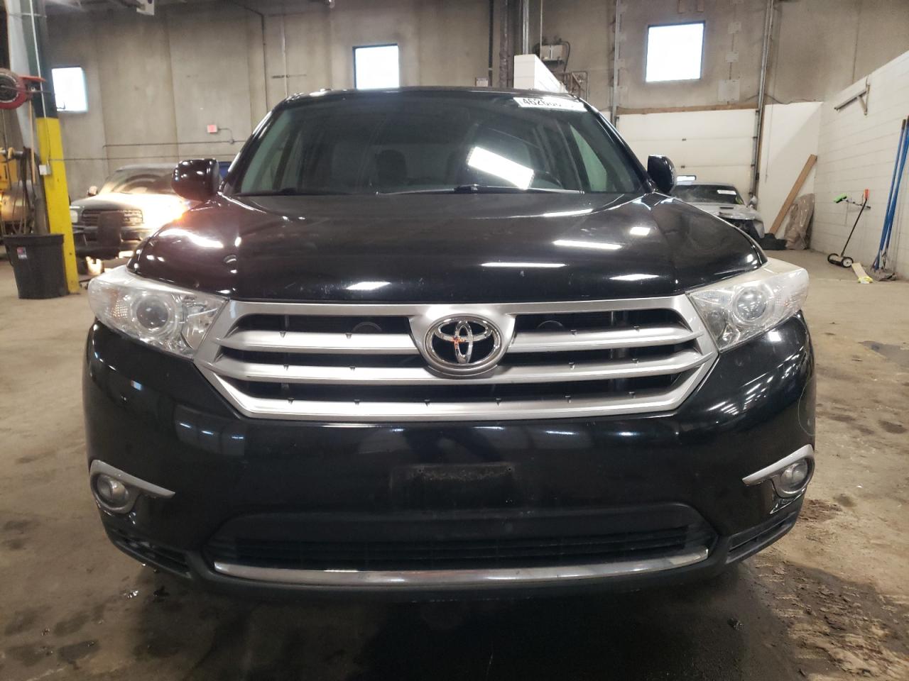 2013 Toyota Highlander VIN 5TDBK3EH3DS230654 Copart auction photo, front end / side damage thumbnail 5