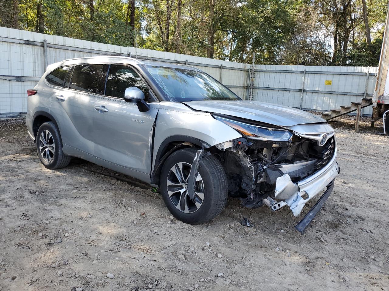 2021 Toyota Highlander VIN 5TDGARAH2MS010732 Copart auction photo, front end damage thumbnail 4