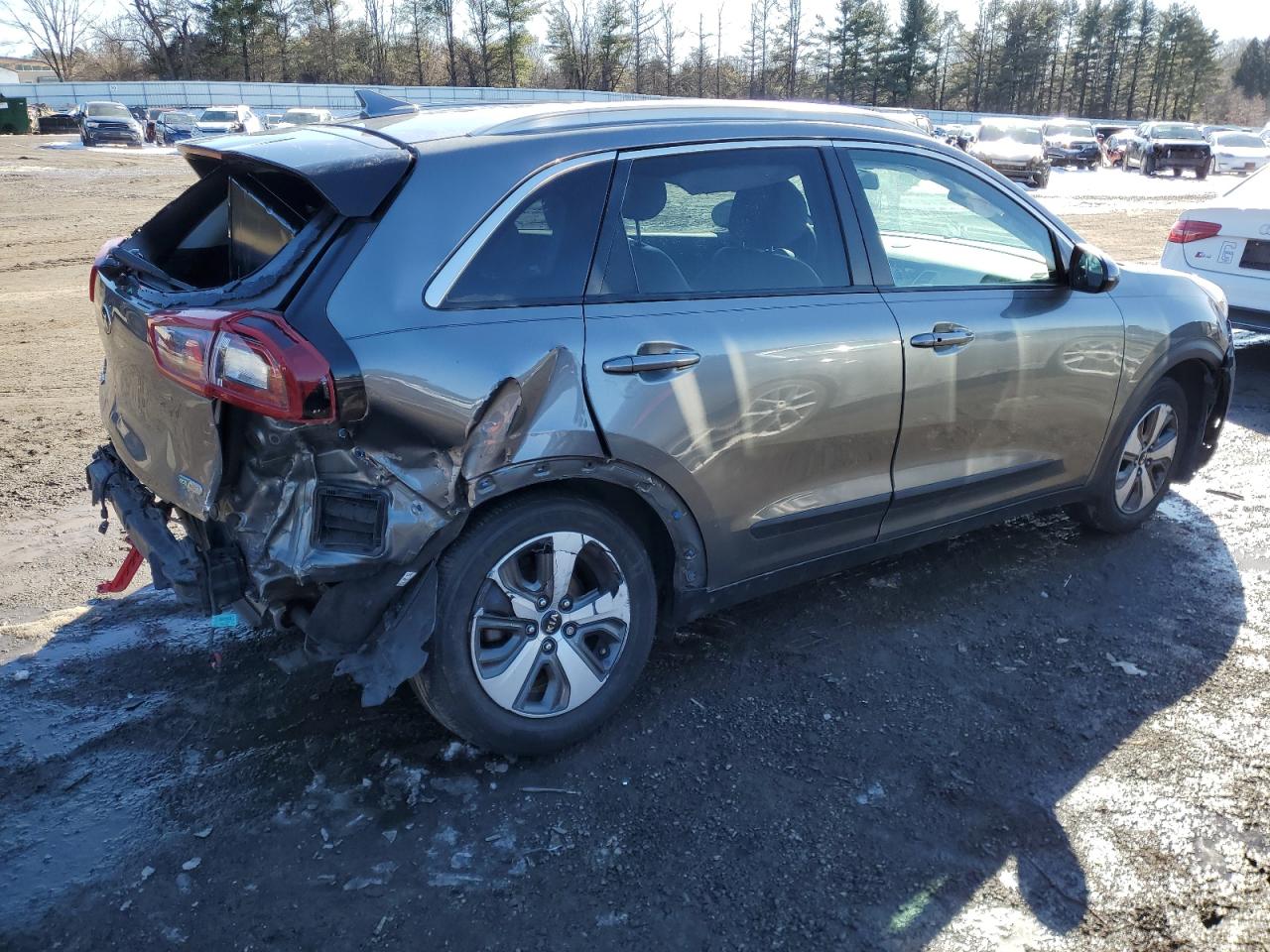 2017 KIA Niro VIN KNDCB3LC9H5095025 Copart auction photo, rear end / side damage thumbnail 3