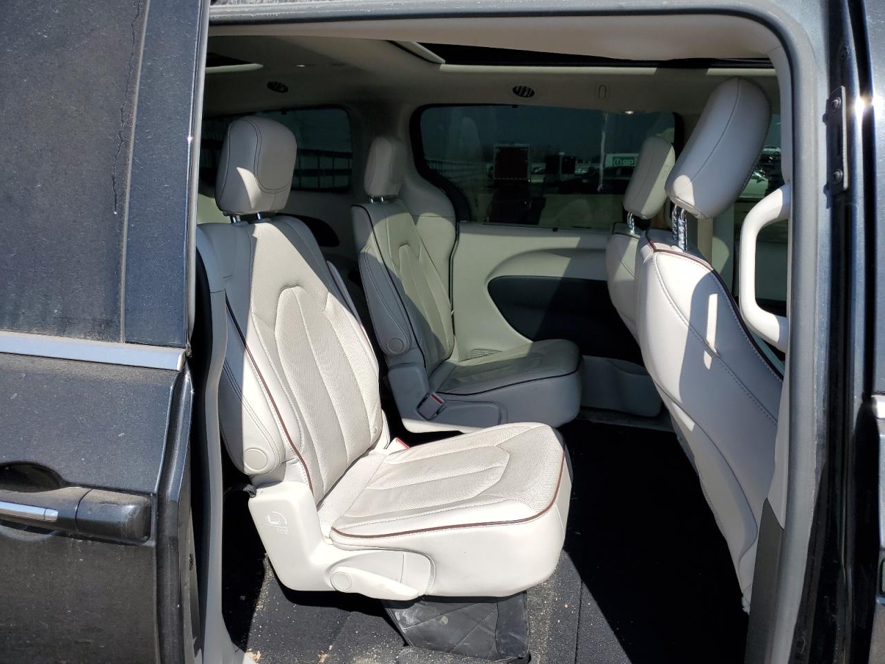 2020 Chrysler Pacifica VIN 2C4RC1GG1LR187041 Copart auction photo, side / minor dent/scratches damage thumbnail 11